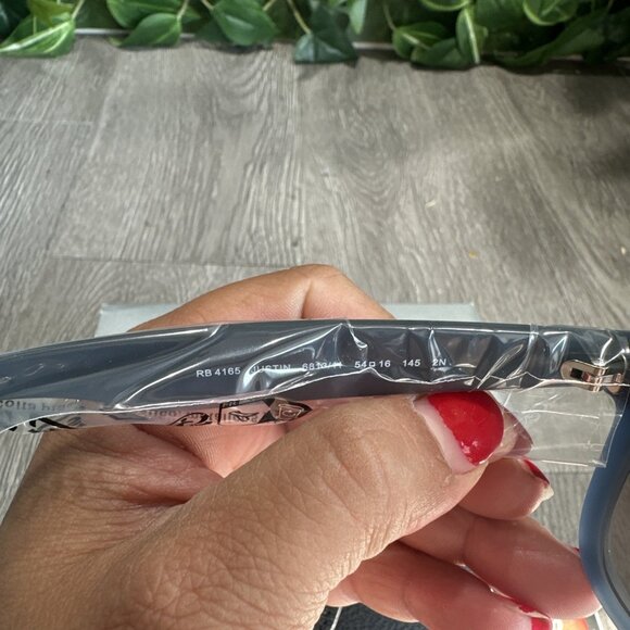 Ray-Ban Justin Rubber Blue Frame Grey Gradient  RB4165 6813/ 11  54 - Picture 7 of 7